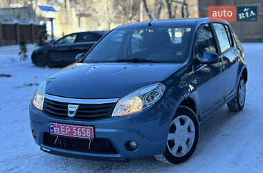 Хэтчбек Dacia Sandero 2009 в Полтаве