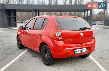 Хэтчбек Dacia Sandero 2009 в Виннице