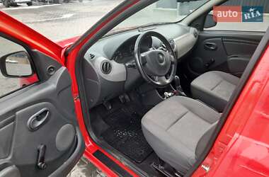 Хэтчбек Dacia Sandero 2009 в Виннице