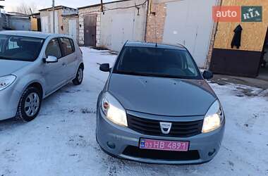 Хэтчбек Dacia Sandero 2010 в Конотопе