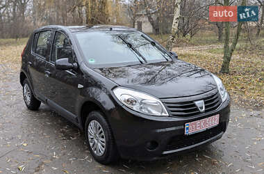 Хэтчбек Dacia Sandero 2009 в Христиновке