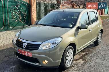 Хэтчбек Dacia Sandero 2009 в Чернигове