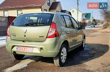 Хэтчбек Dacia Sandero 2009 в Чернигове