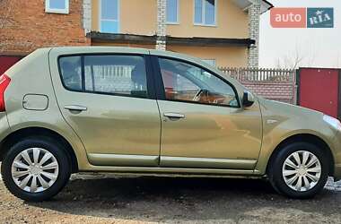 Хэтчбек Dacia Sandero 2009 в Чернигове