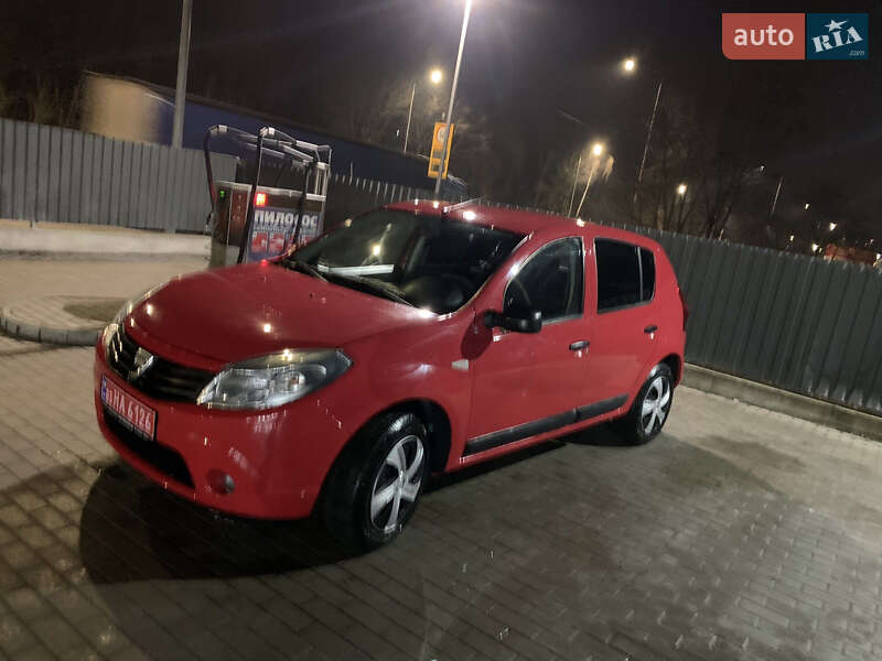 Хетчбек Dacia Sandero 2009 в Звягелі