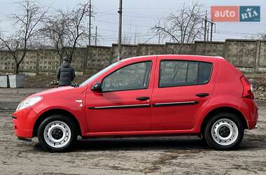 Хэтчбек Dacia Sandero 2009 в Ровно