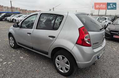 Хэтчбек Dacia Sandero 2011 в Ровно