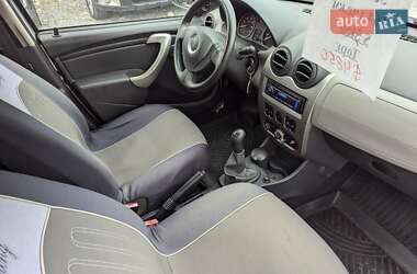 Хэтчбек Dacia Sandero 2011 в Ровно