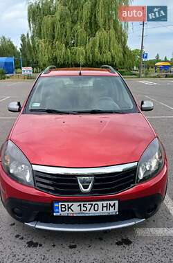 Хэтчбек Dacia Sandero 2010 в Здолбунове