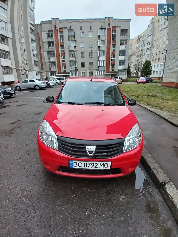 Хэтчбек Dacia Sandero 2009 в 