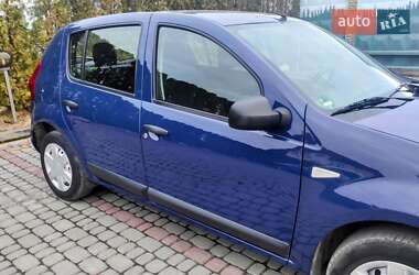 Хетчбек Dacia Sandero 2009 в Хмельницькому