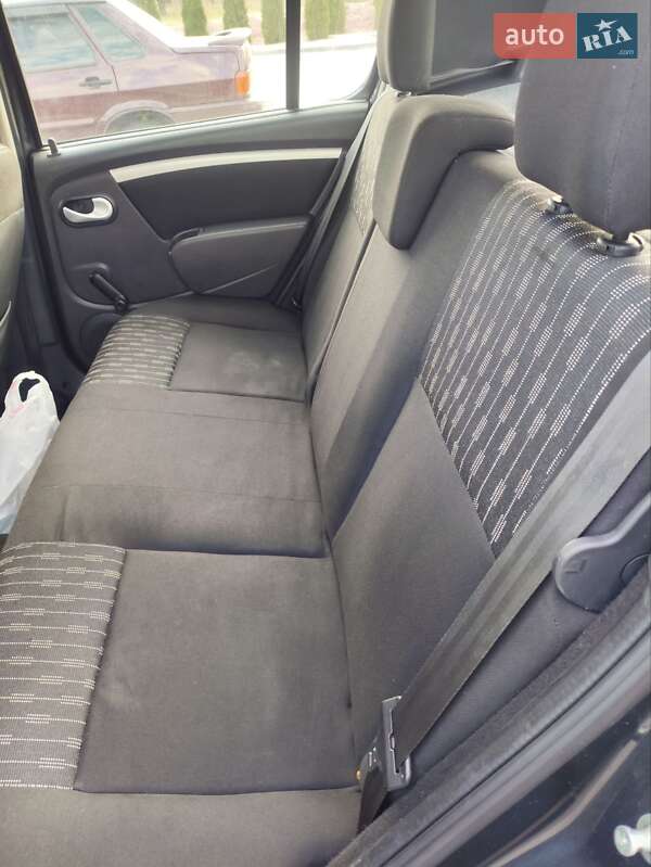 Хэтчбек Dacia Sandero 2012 в Черкассах
