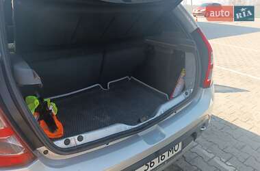 Хэтчбек Dacia Sandero 2012 в 