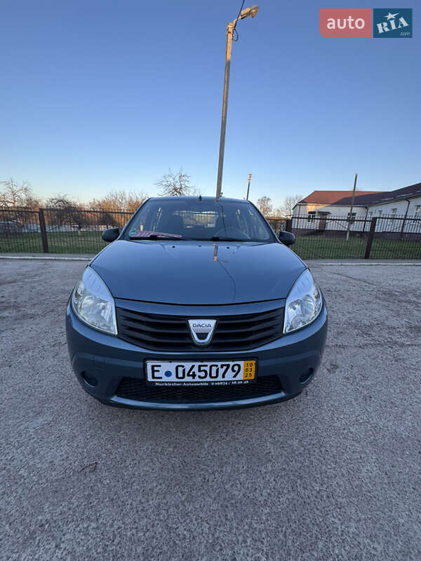 Хетчбек Dacia Sandero 2009 в Чернігові