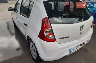 Хэтчбек Dacia Sandero 2011 в Львове