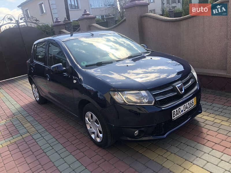 Хэтчбек Dacia Sandero 2014 в Ровно