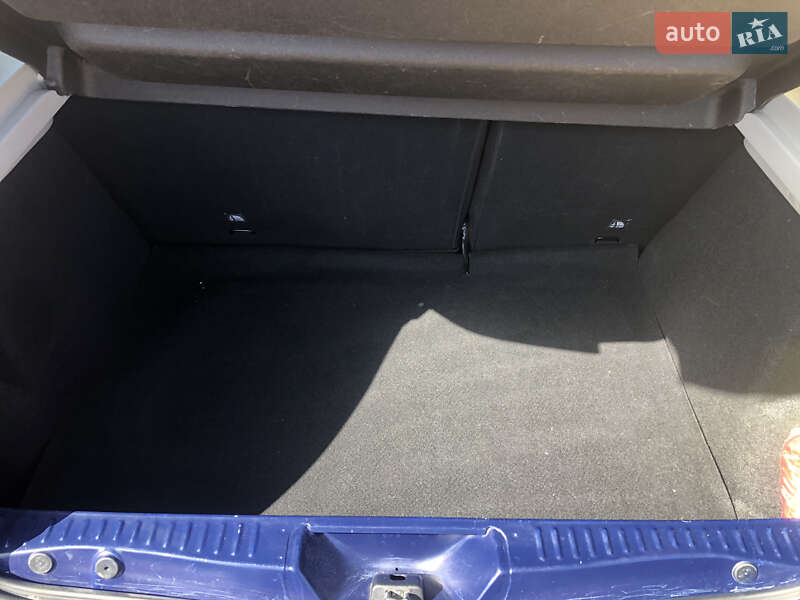 Хэтчбек Dacia Sandero 2014 в Ровно