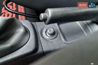 Хэтчбек Dacia Sandero 2011 в 