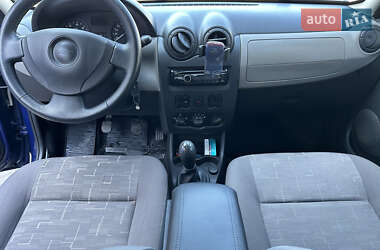Хэтчбек Dacia Sandero 2009 в 