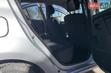 Хэтчбек Dacia Sandero 2008 в 