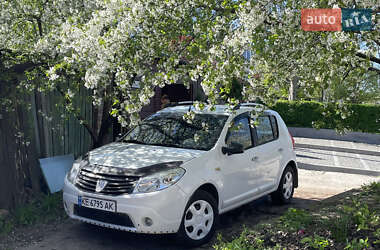 Хэтчбек Dacia Sandero 2010 в 