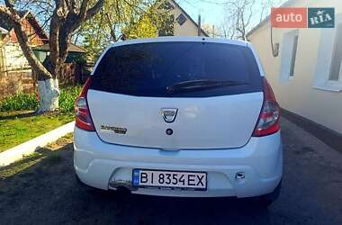 Хэтчбек Dacia Sandero 2009 в 