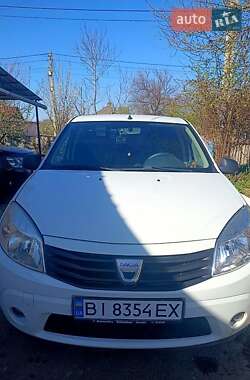 Хэтчбек Dacia Sandero 2009 в 