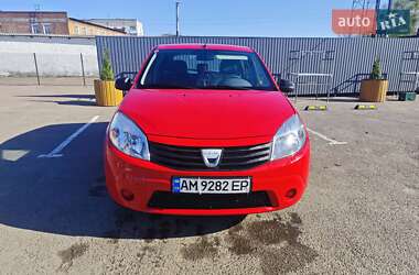 Хэтчбек Dacia Sandero 2009 в 