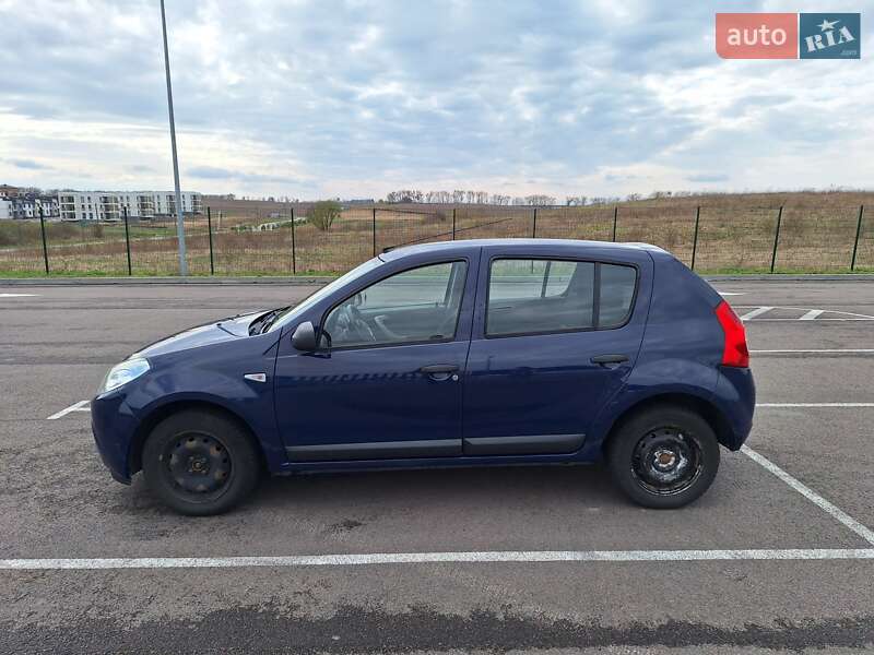 Хетчбек Dacia Sandero 2009 в Рівному