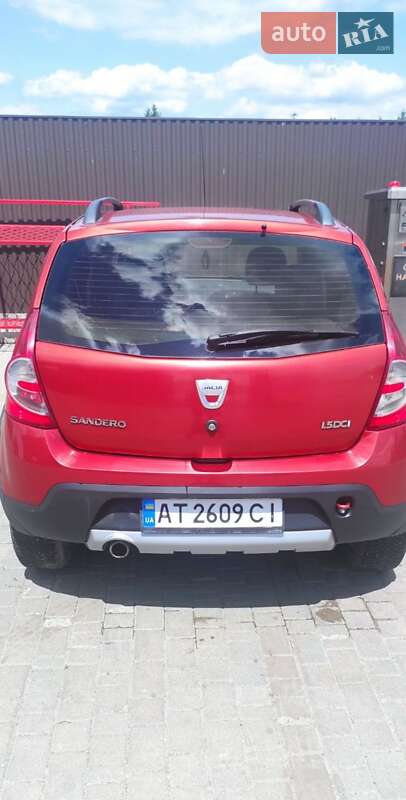 Хетчбек Dacia Sandero 2011 в 