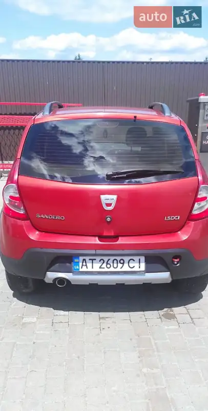Хетчбек Dacia Sandero 2011 в 