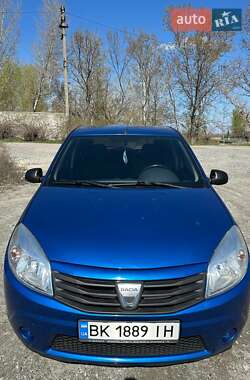 Хетчбек Dacia Sandero 2009 в Дніпрі