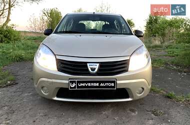 Хэтчбек Dacia Sandero 2012 в Каменке-Бугской