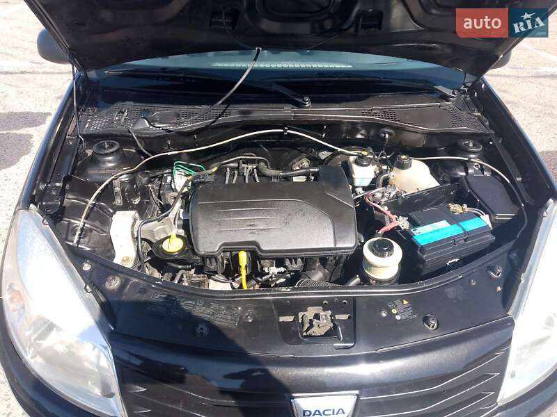 Хэтчбек Dacia Sandero 2009 в Остроге фото 7 Хэтчбек Dacia Sandero 2009 в Остроге