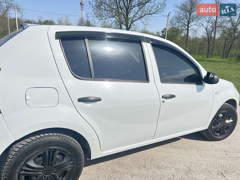 Хетчбек Dacia Sandero 2009 в Кропивницькому