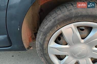 Хэтчбек Dacia Sandero 2009 в 