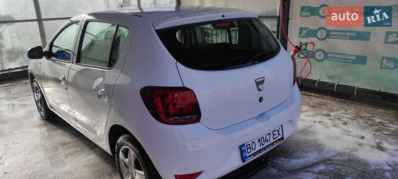 Хэтчбек Dacia Sandero 2020 в Лановцах