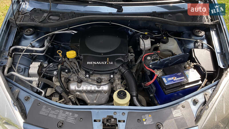 Хэтчбек Dacia Sandero 2008 в Берегово