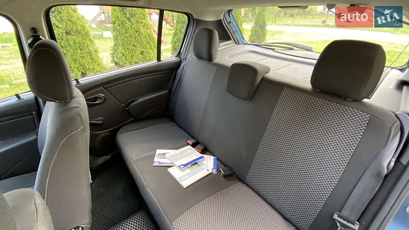Хэтчбек Dacia Sandero 2008 в Берегово