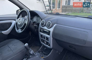 Хэтчбек Dacia Sandero 2009 в 