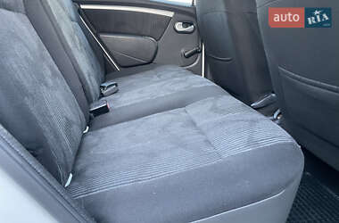Хэтчбек Dacia Sandero 2009 в 