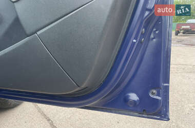 Хэтчбек Dacia Sandero 2009 в 