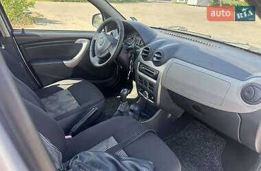 Хетчбек Dacia Sandero 2010 в 