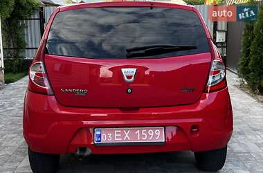 Хэтчбек Dacia Sandero 2009 в 