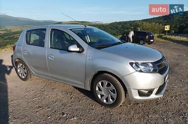 Хэтчбек Dacia Sandero 2014 в 