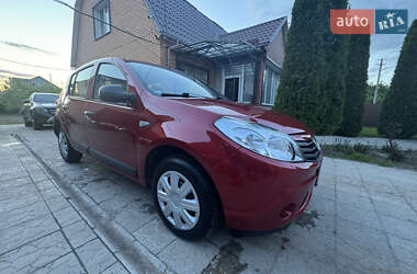 Хетчбек Dacia Sandero 2012 в Чернігові