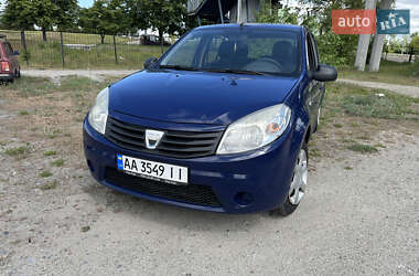 Хетчбек Dacia Sandero 2009 в Києві