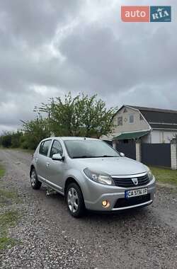 Хэтчбек Dacia Sandero 2011 в Черкассах