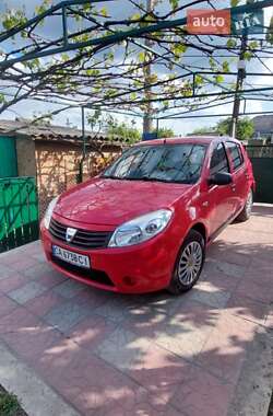 Хетчбек Dacia Sandero 2009 в Каневі