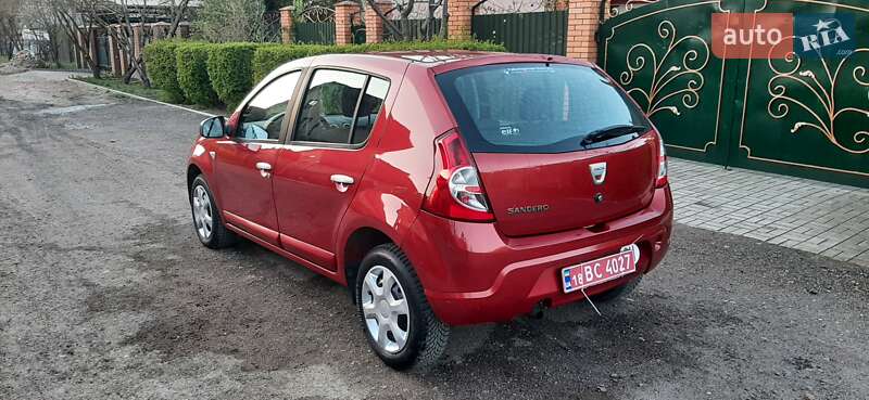 Dacia Sandero 2011